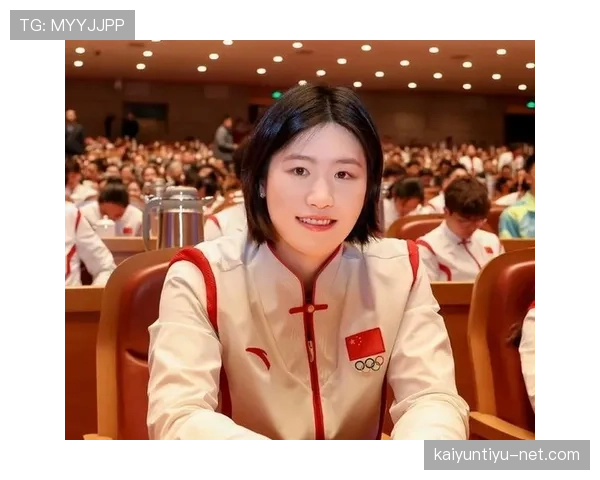 叶诗文居然晒出家里泳池，普通人光是电费就得哭哭了
